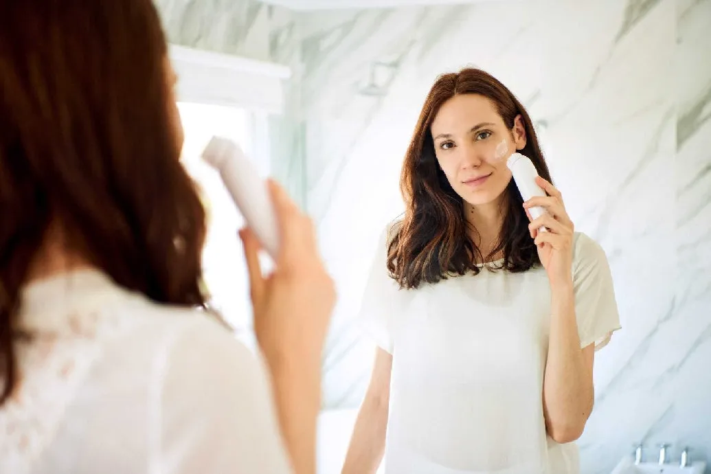 Beurer Facial Brush White Rotation In Two Steps 4 Times. It Can Be Used Underwater. Operate