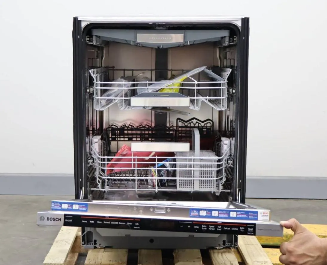 Bosch 24" PR 39 dBA InfoLight Integrated Benchmark Series Dishwasher SHV89PW73N