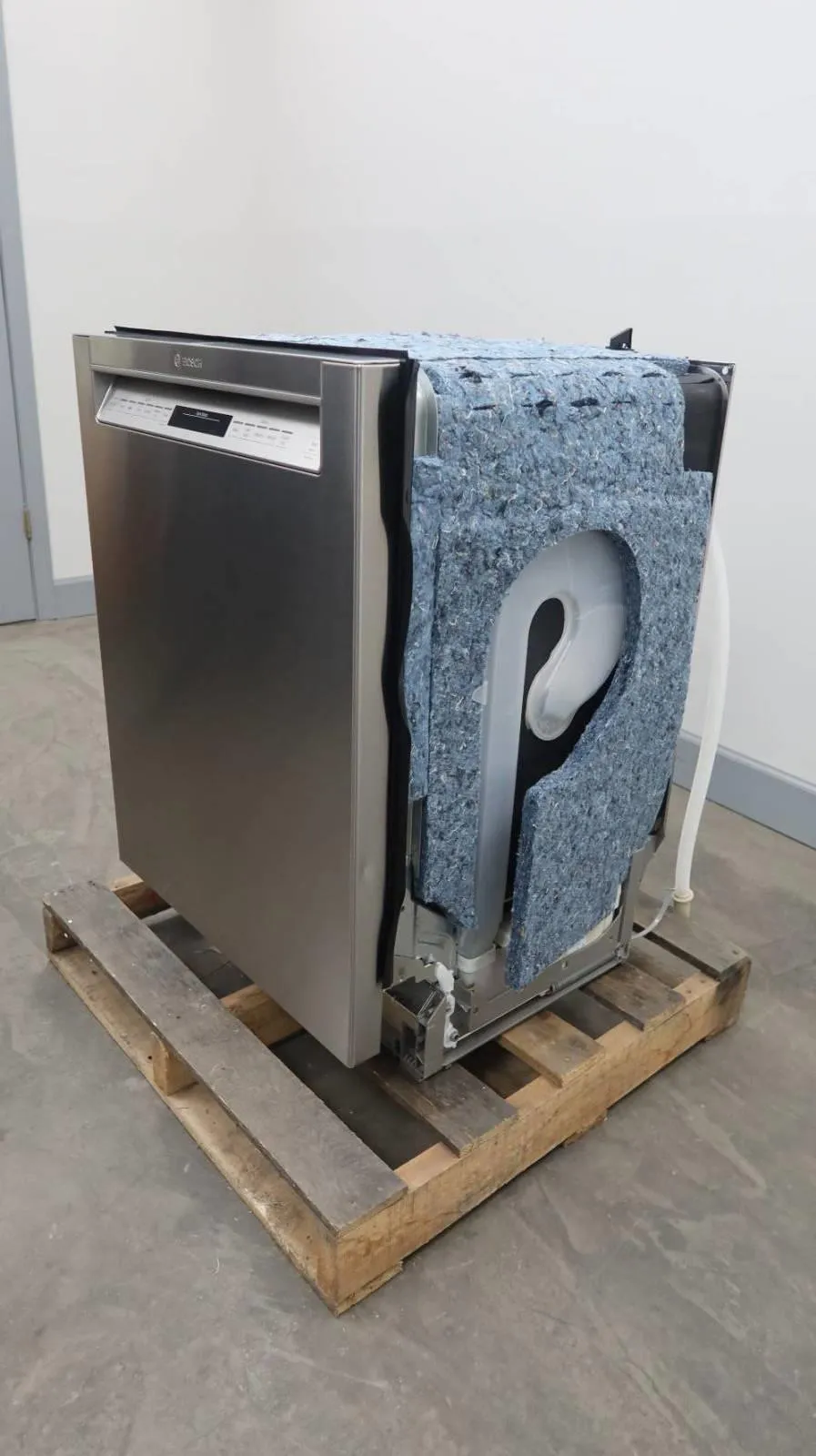 Bosch 800 Series 24" Crystal Dry 42 dB InfoLight Stainless Dishwasher SHEM78Z55N