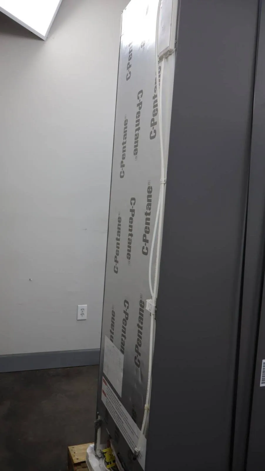 Bosch 800 Series 24" Freestanding Bottom Freezer Smart Refrigerator B24CB80ESS