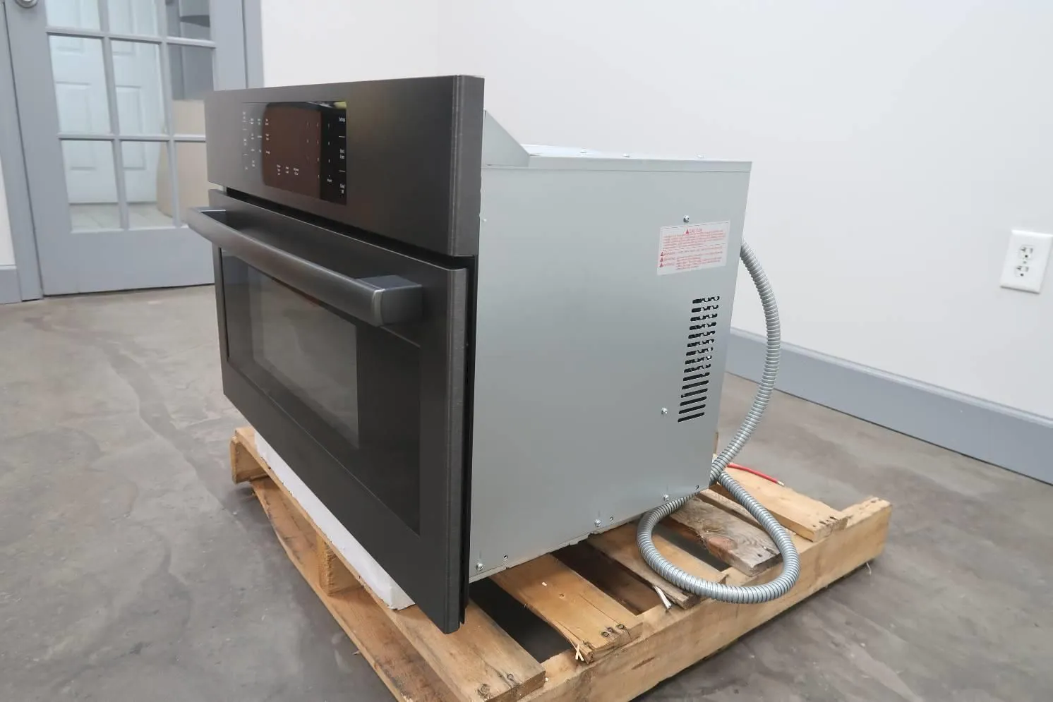 Bosch 800 Series 30" Electric Combination 1.6 cu. ft Single Wall Oven HMC80242UC