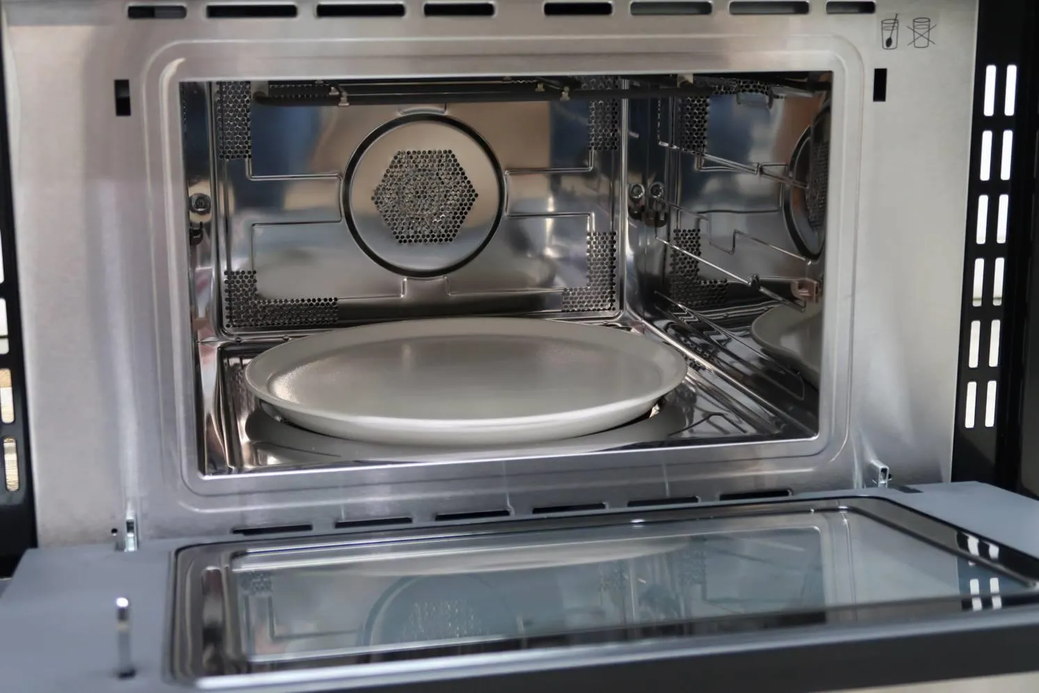 Bosch 800 Series 30" SpeedChef True SS Convection Sensor Cook Oven HMC80152UC