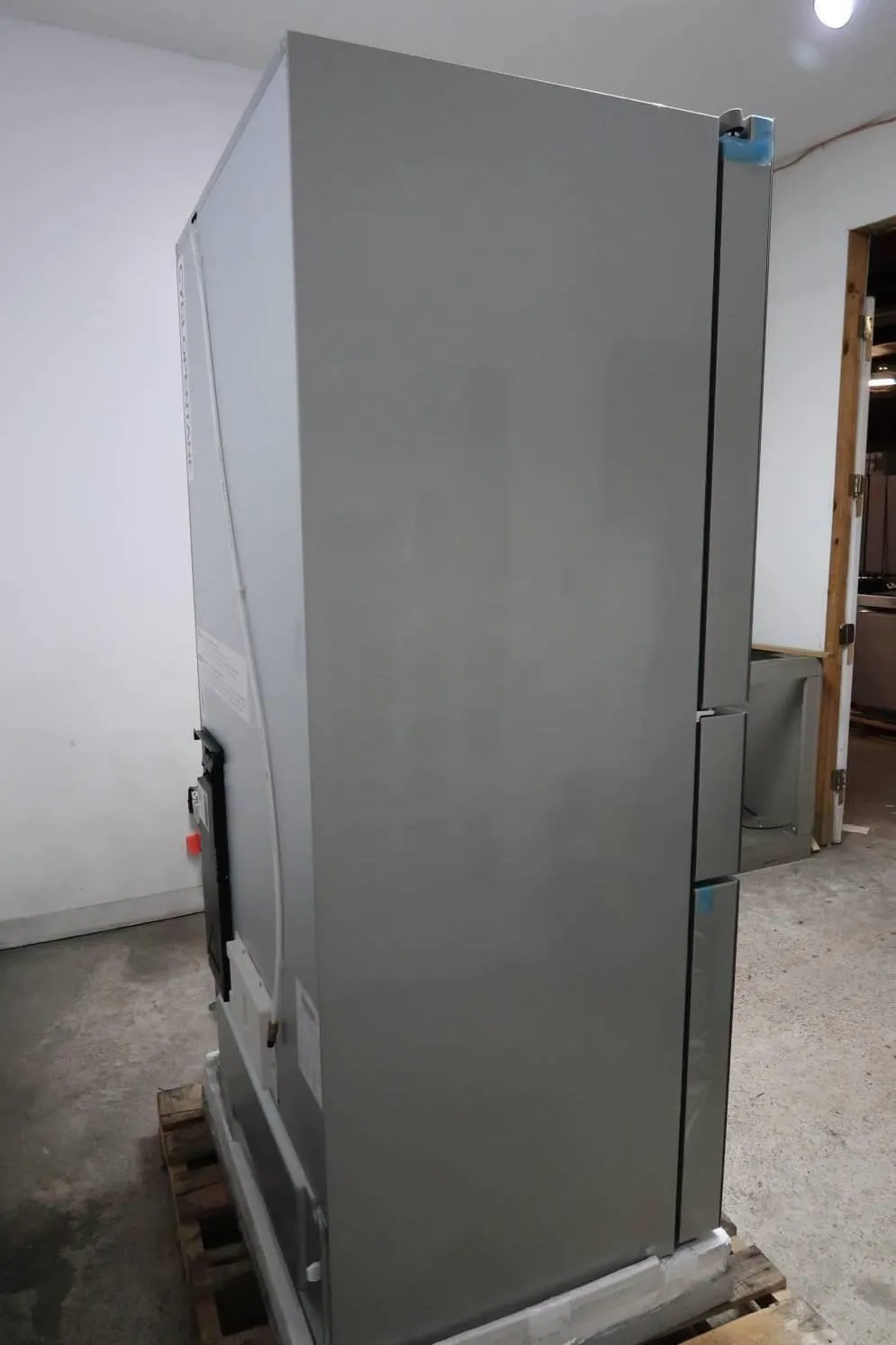 Bosch 800 Series 36" SS 20.5 Cu. Ft 4 French Door Smart Refrigerator B36CL81ENG