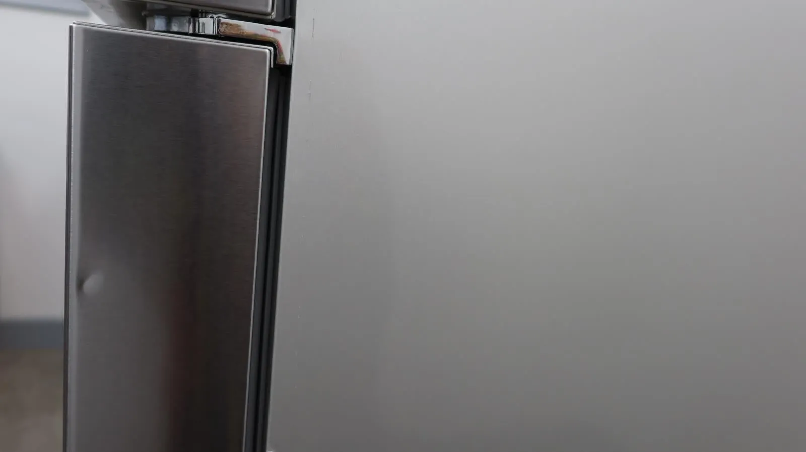 Bosch 800 Series 36" SS Counter Depth French Door Smart Refrigerator B36CL80SNS