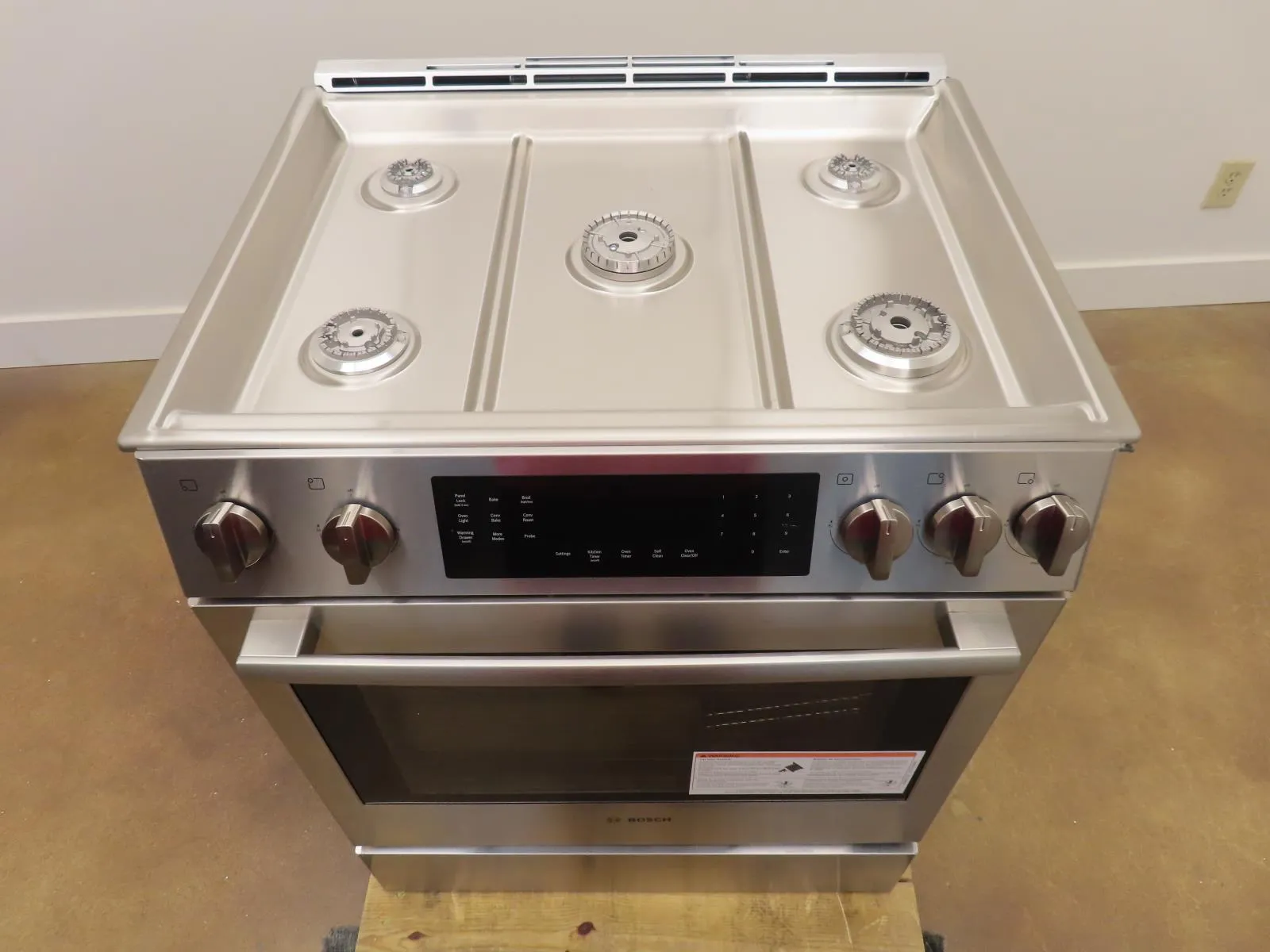 Bosch Benchmark Series HGIP056UC Stainless Steel 30" Slide-In Gas Range Pictures