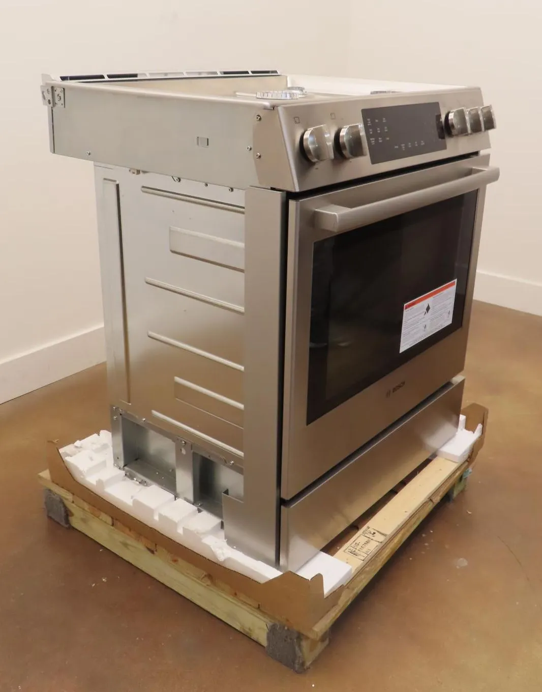 Bosch Benchmark Series HGIP056UC Stainless Steel 30" Slide-In Gas Range