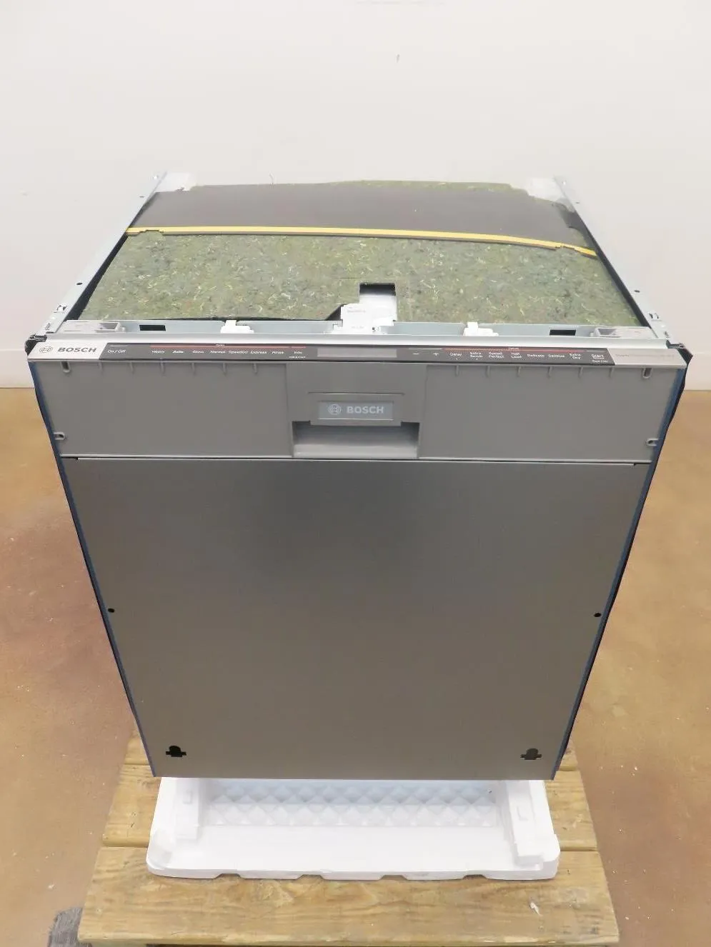 Bosch Benchmark Series SHV89PW73N 24" 39 dBA Dishwasher Full Warranty PanelReady