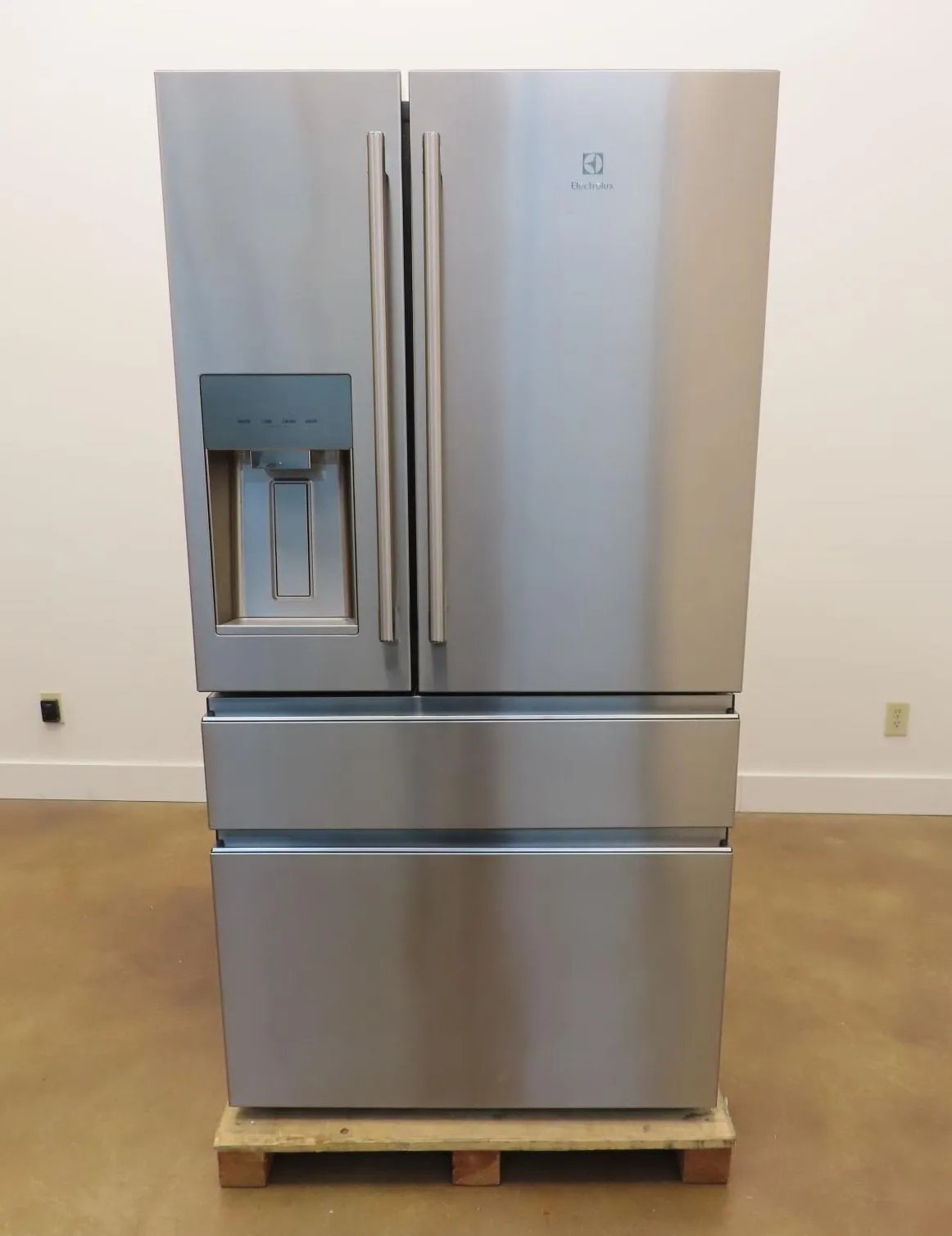 Electrolux ERMC2295AS 36" 4 Door French Door Refrigerator 21.8 Cu. Ft Capacity