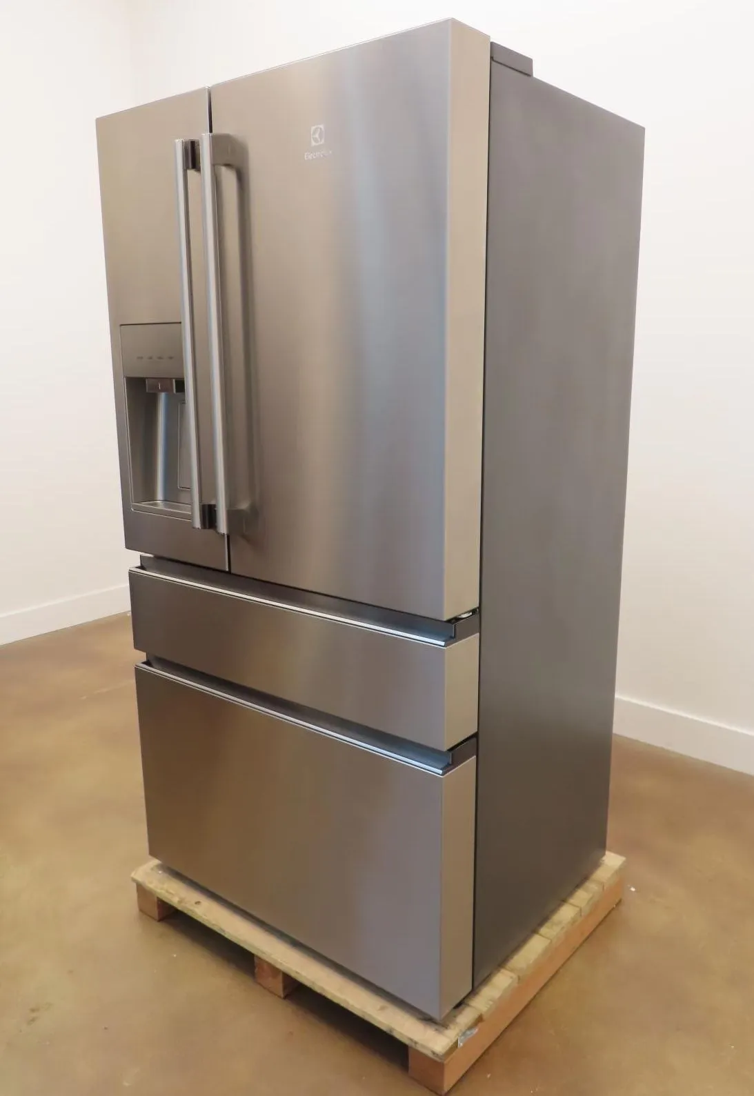 Electrolux ERMC2295AS 36" 4 Door French Door Refrigerator 21.8 Cu. Ft Capacity