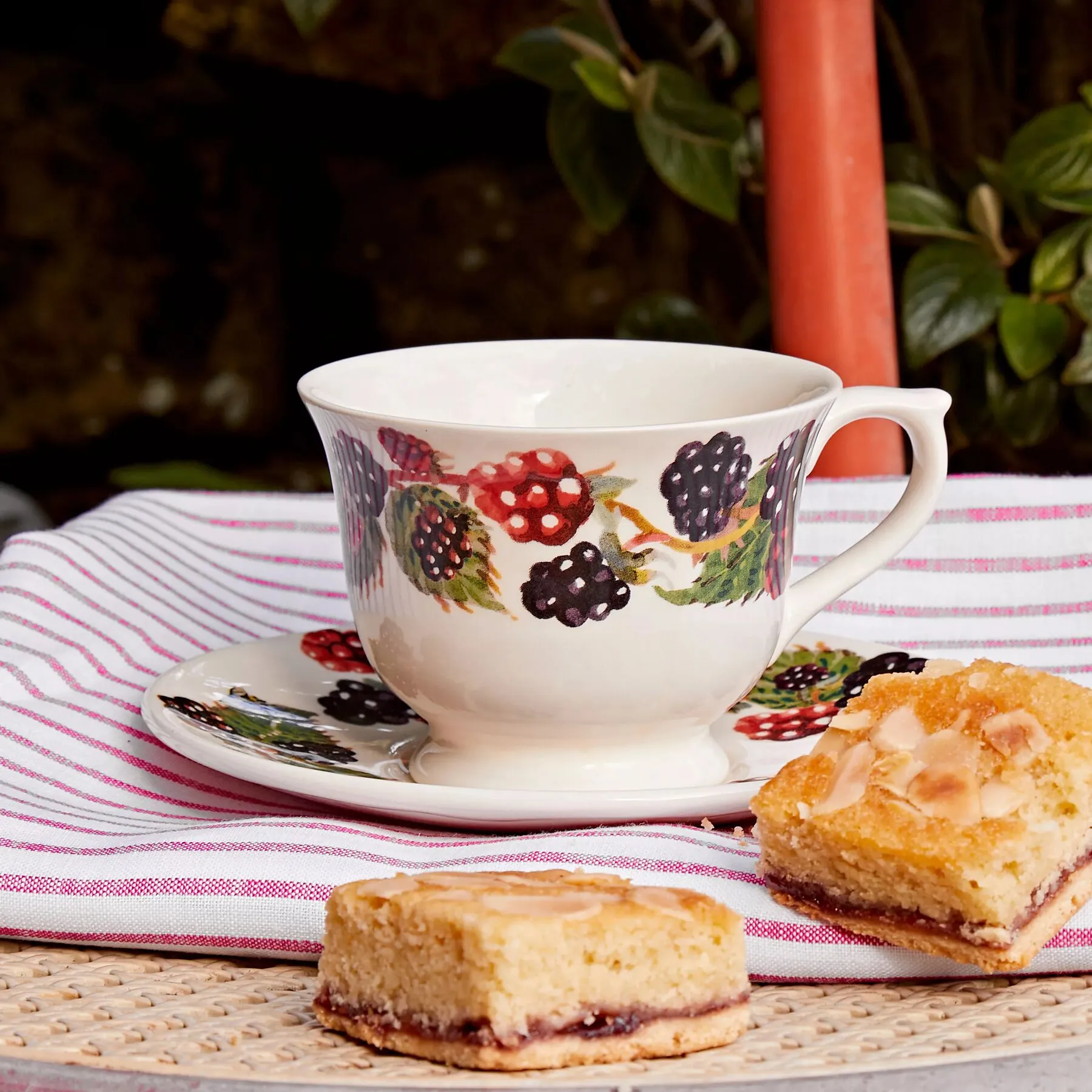 Emma Bridgewater Fruits Blackberry Small Teacup & Saucer