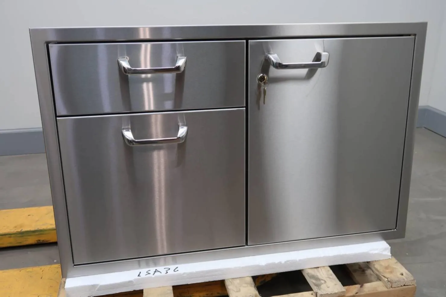 Lynx Sedona 36" 891 sq.in ProSear Natural Stainless Gas BBQ Island L1600GNG