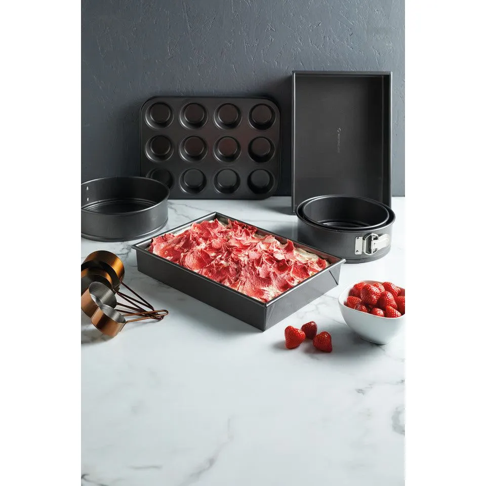 MasterClass Non-Stick 35cm x 24cm Rectangular Deep Pan