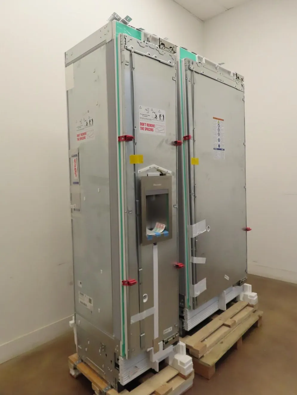 Thermador Freedom 54" Refrigerator Freezer Columns T36IR905SP / T18ID905RP
