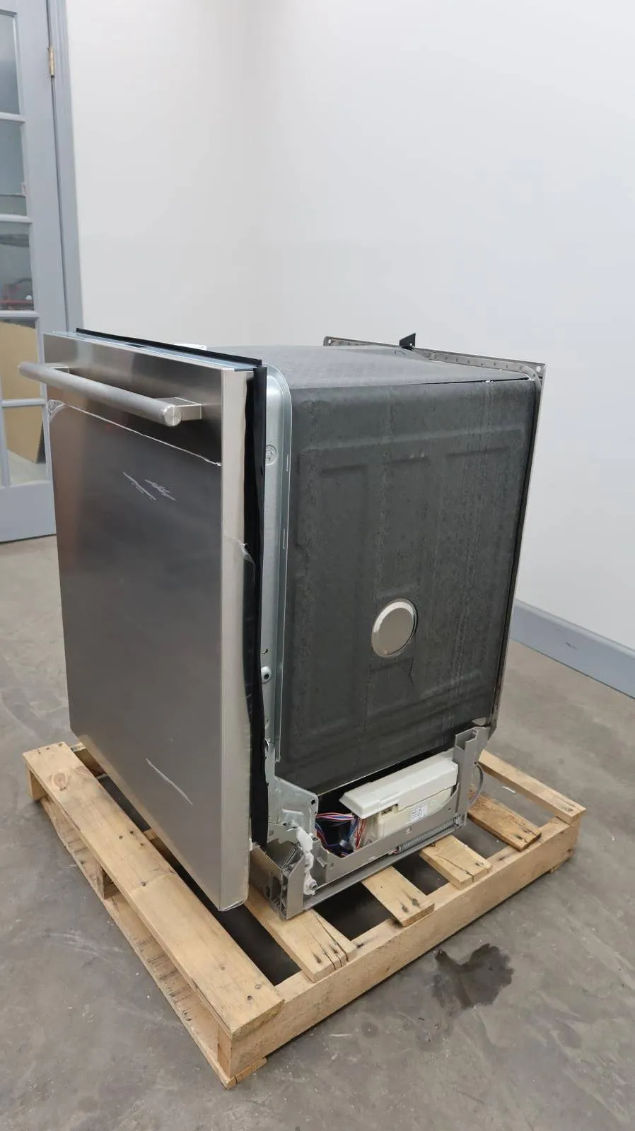 Thermador Masterpiece Emerald Series 24" 48dB Smart SS Dishwasher DWHD650WFM