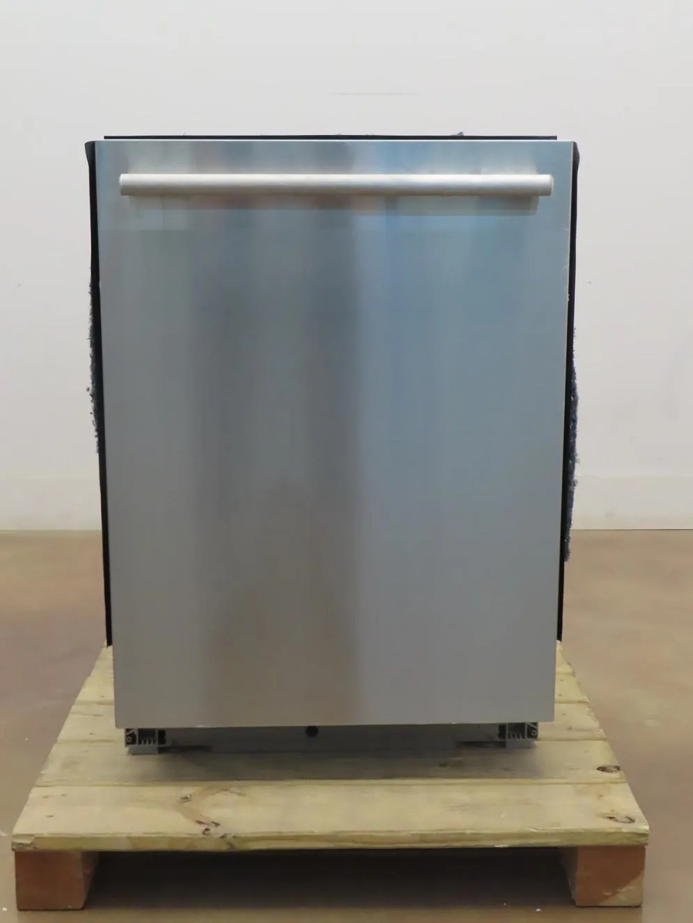 Thermador Masterpiece Emerald Series DWHD650WFM 24" Dishwasher Full Warranty