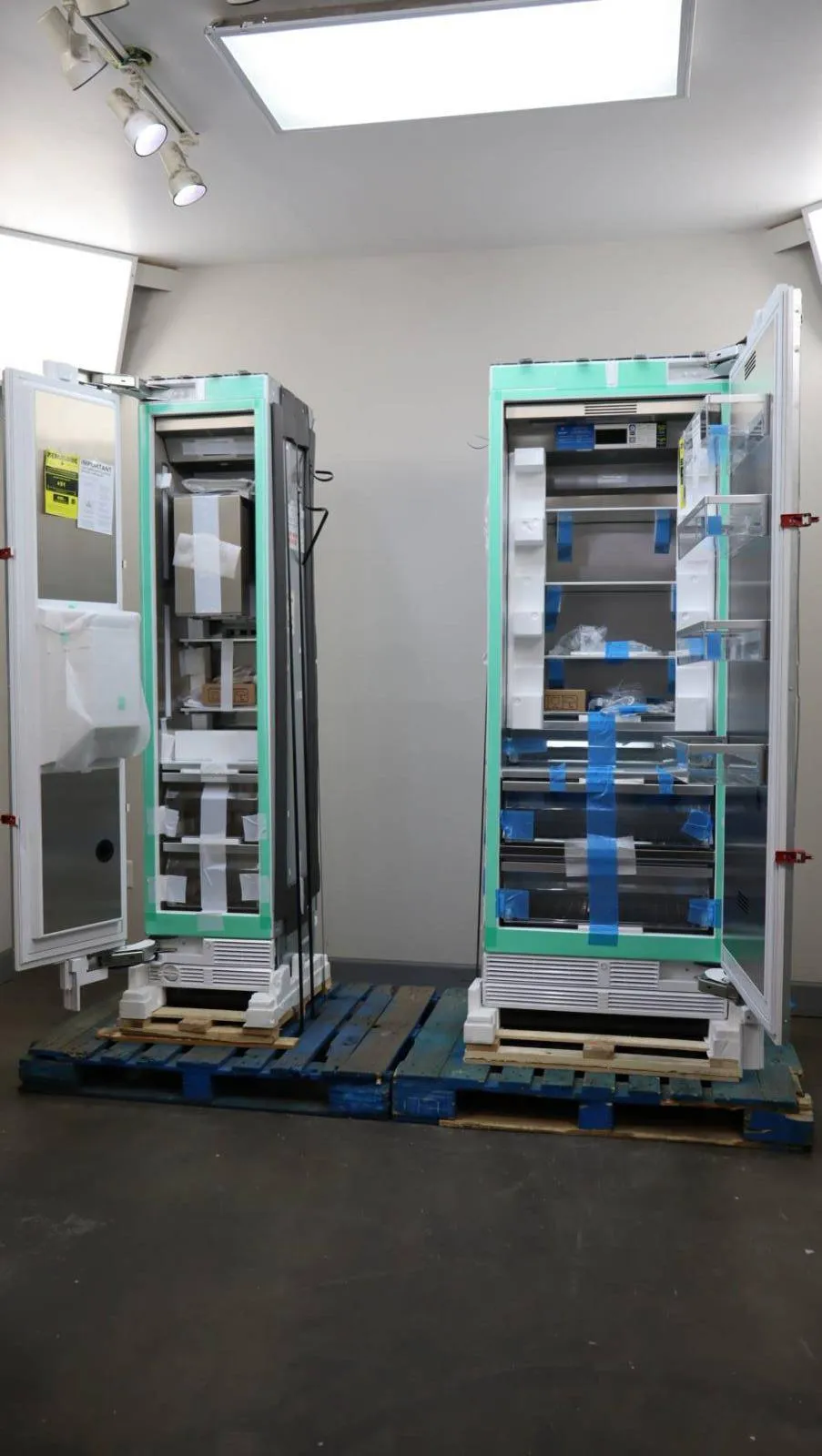 Thermador Panel-R Smart Refrigerator Freezer Columns T30IR905SP / T18ID905LP
