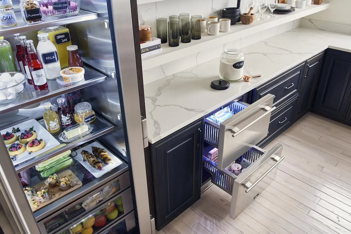 True Residential TUF24DOPC 24 Inch Overlay Panel Door Undercounter Freezer Drawer