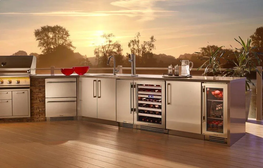 True Residential TWC24ROPC 24 Inch Single Zone Overlay Panel Door Right Hinge Undercounter Wine Cabinet