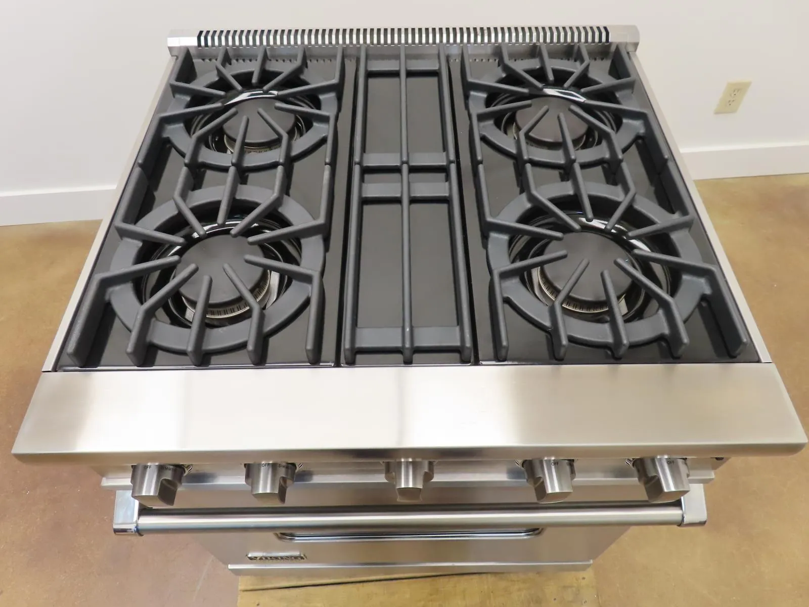 Viking 5 Series VGIC53014BSS 30" Pro-Style Gas Range ProFlow Convection