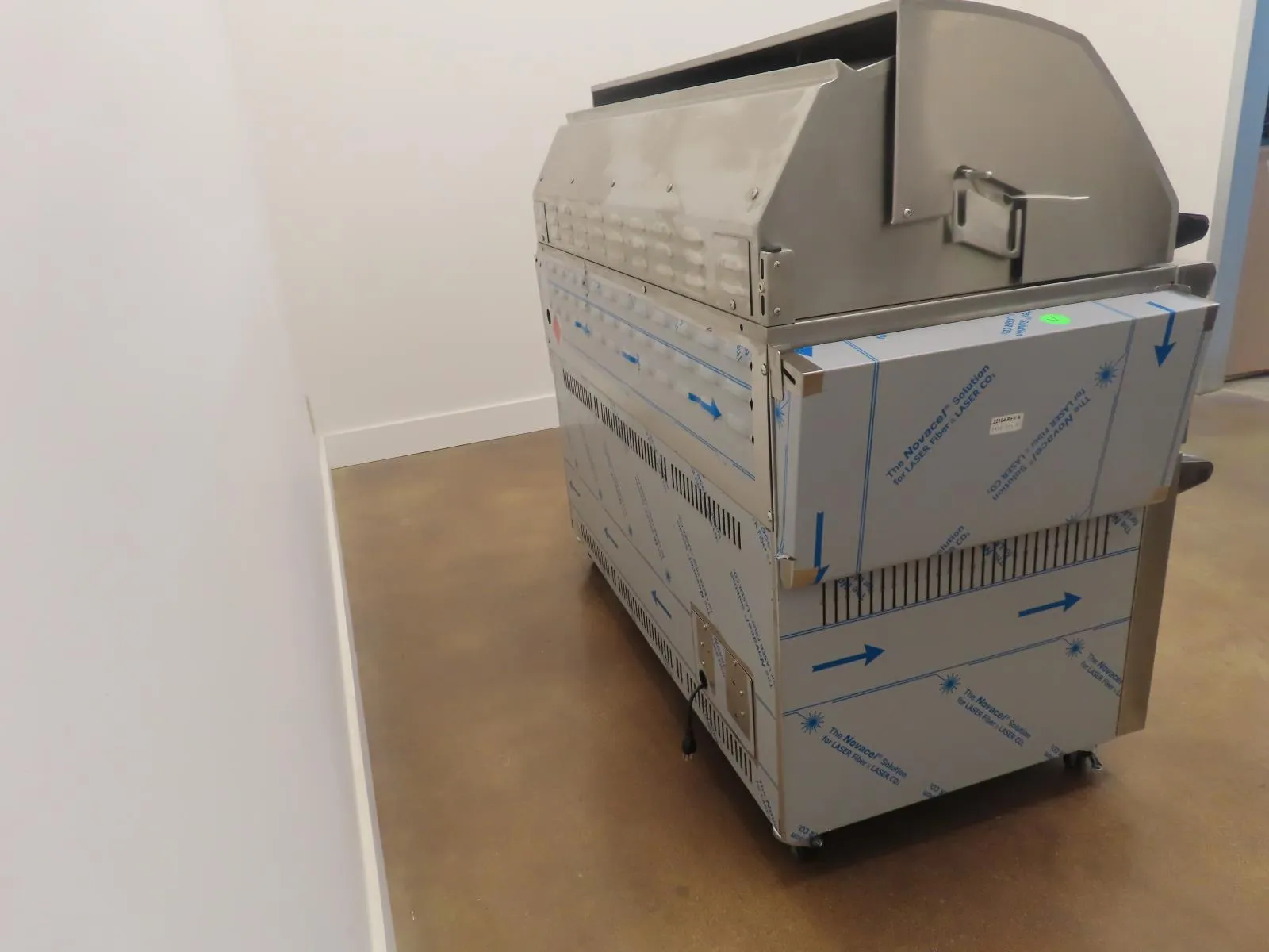 Viking 5 Series VQGFS5541NSS 54" Stainless S. Freestanding Gas Grill On a Cart