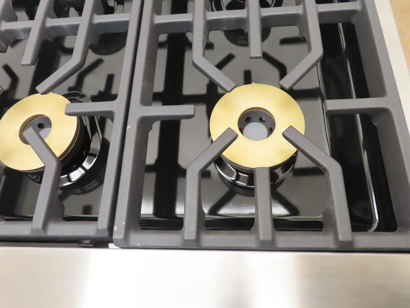 Viking 7 Series VRT7366BSS 36 Inch Gas Rangetop with 6 Viking Elevation Burners