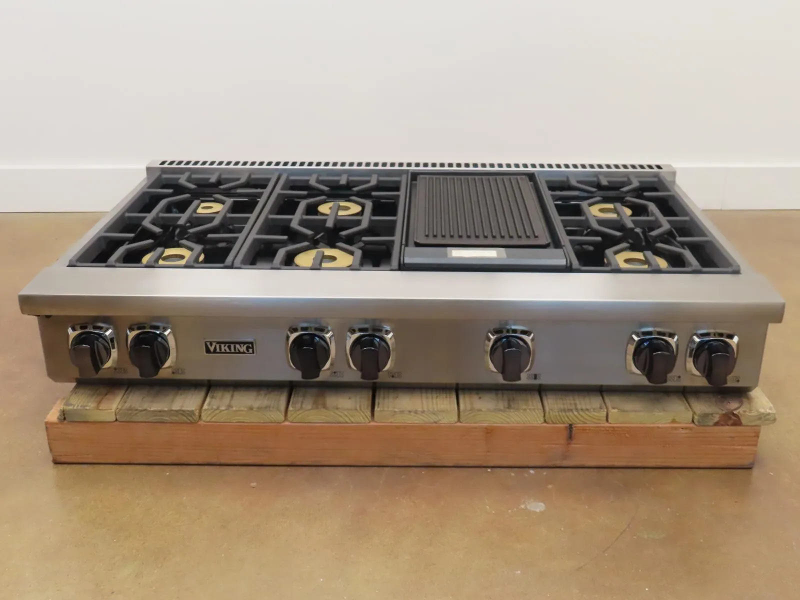 Viking 7 Series VRT7486GSSLP 48" Gas Rangetop With 6 Viking Elevation Burners