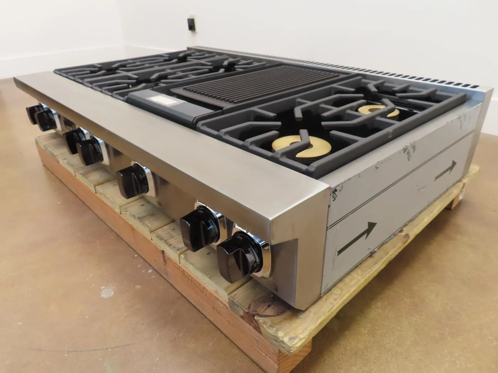 Viking 7 Series VRT7486GSSLP 48" Gas Rangetop With 6 Viking Elevation Burners