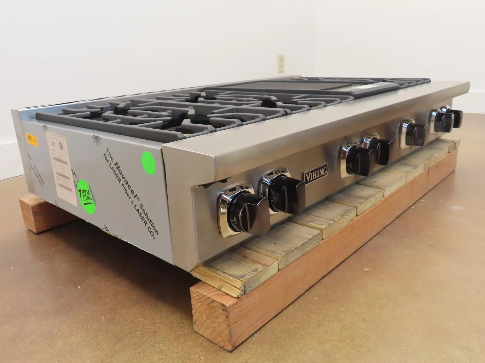 Viking 7 Series VRT7486GSSLP 48" Gas Rangetop With 6 Viking Elevation Burners