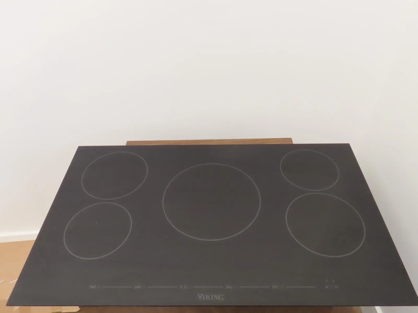 Viking Virtuoso MVIC6365BBG 36" Induction Cooktop MagneQuick Elements 2020Model