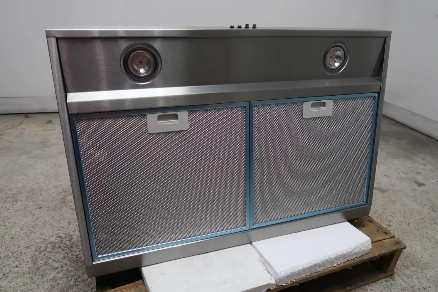 Whirlpool 30" 265 CFM LED Task Lighting Under Cabinet SS Range Hood  WVU37UC0FS